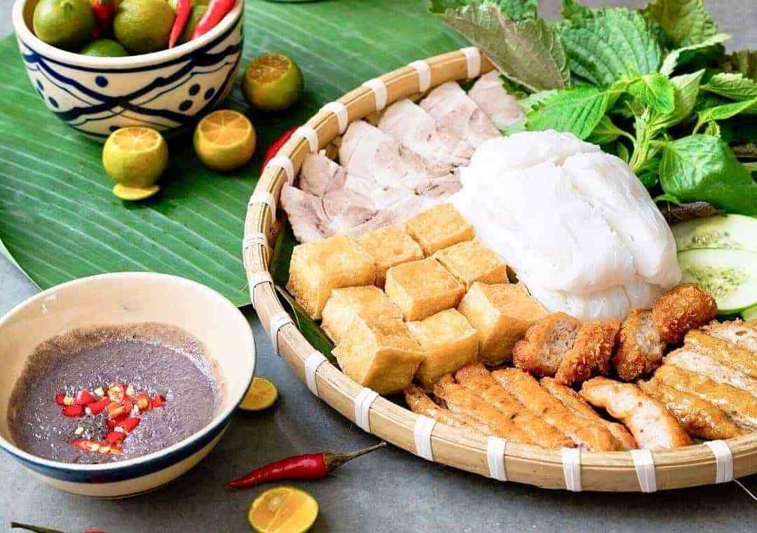 Bún đậu mắm tôm giá cả phải chăng, topping đa dạng