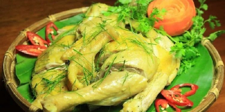 Gà Mạnh Hoạch hấp bia mới lạ