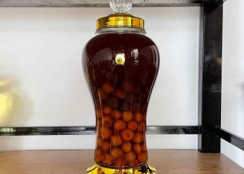 Rượu ngâm Táo Mèo rất nổi tiếng với nhiều người