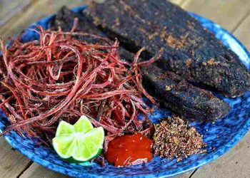 Thịt trâu gác bếp là đặc sản rừng núi hùng vĩ Tây Bắc