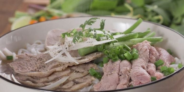 Cách nấu phở Hà Nội theo hai hương vị đặc trưng nhất