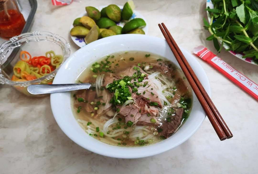 Cách thưởng thức phở