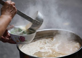 Phở Hà Nội xưa và nay có hương vị, cách nấu như thế nào?