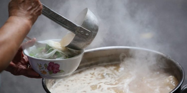 Phở Hà Nội xưa và nay có hương vị, cách nấu như thế nào?