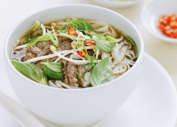 Quán phở Hà Nội tại Sài Gòn có hương vị chuẩn miền Bắc