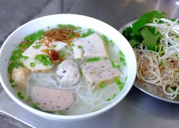 Hướng dẫn cách nấu bún mọc tại nhà