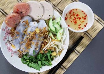 Bánh cuốn nóng Hà Nội có điều gì khác biệt so với nơi khác?