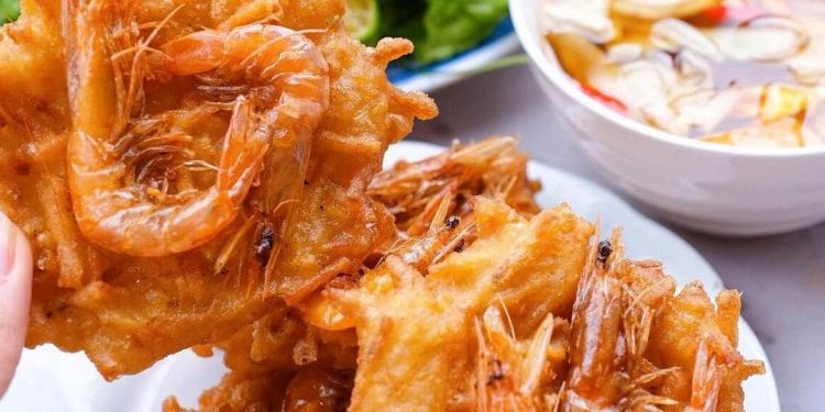 Cách làm bánh tôm không cần khuôn đơn giản ngay tại nhà