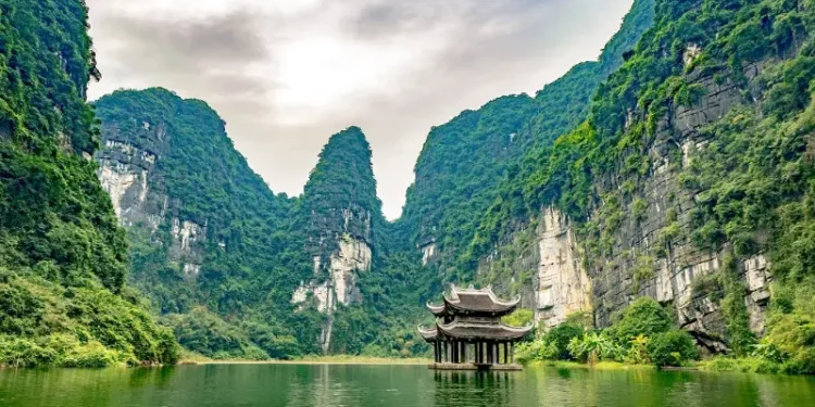 Hành trình du lịch Ninh Bình trọn vẹn cùng NVK Travel